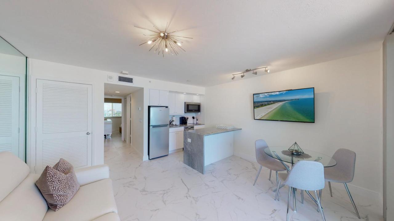 Totally Renovated Beachfront Condo At Apollo! Marco Island Exterior photo